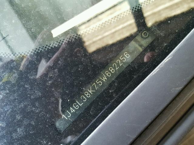 1J4GL38K75W682256 - 2005 JEEP LIBERTY RE GOLD photo 10