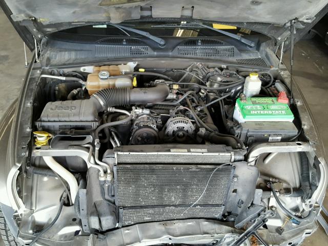 1J4GL38K75W682256 - 2005 JEEP LIBERTY RE GOLD photo 7