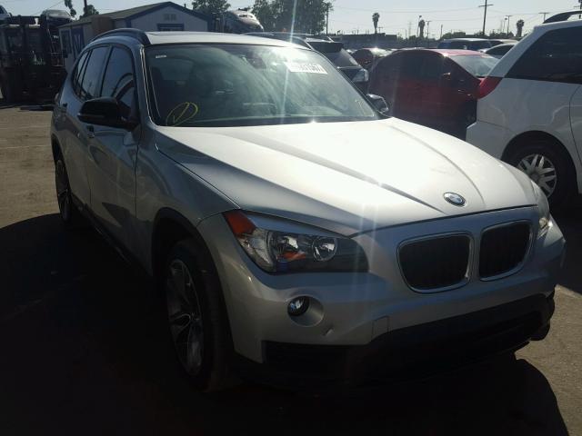 WBAVM1C5XFVZ94589 - 2015 BMW X1 Күміс фото 1