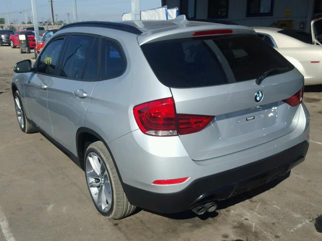 WBAVM1C5XFVZ94589 - 2015 BMW X1 Күміс фото 3