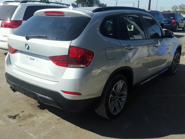 WBAVM1C5XFVZ94589 - 2015 BMW X1 Күміс фото 4