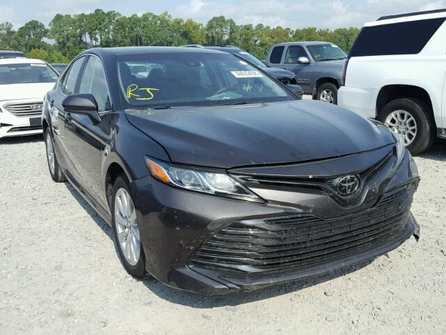 4T1B11HK1JU566921 - 2018 TOYOTA CAMRY L Schwarz Foto 1