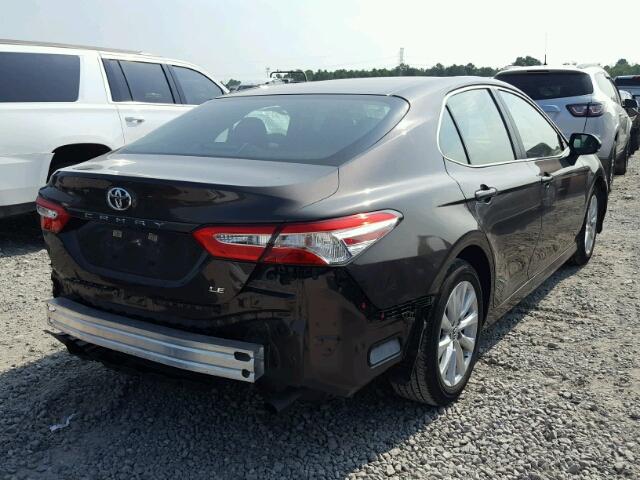 4T1B11HK1JU566921 - 2018 TOYOTA CAMRY L Schwarz Foto 4