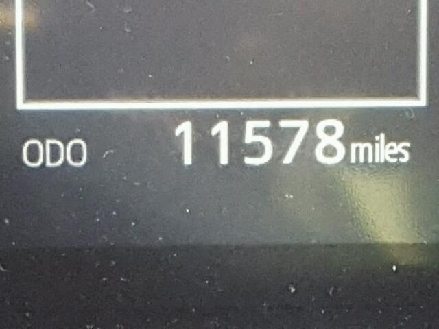 4T1B11HK1JU566921 - 2018 TOYOTA CAMRY L Schwarz Foto 8