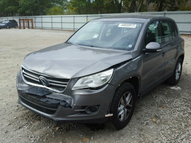 WVGBV7AX7BW511313 - 2011 VOLKSWAGEN TIGUAN GRAY photo 2