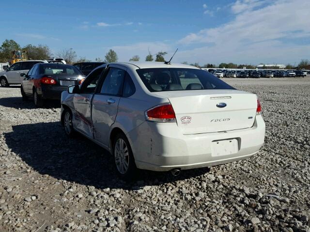 1FAHP3HN8AW100996 - 2010 FORD FOCUS SEL WHITE photo 3