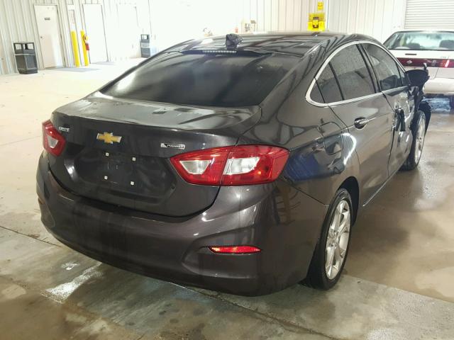 1G1BF5SM9H7143139 - 2017 CHEVROLET CRUZE PREM GRAY photo 4