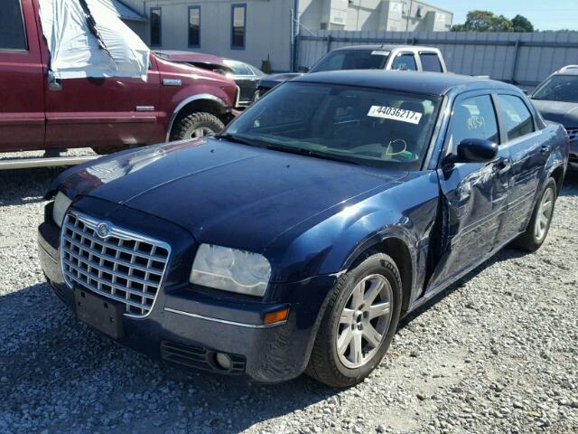 2C3JA53G05H114014 - 2005 CHRYSLER 300 BLUE photo 2