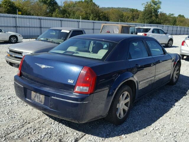 2C3JA53G05H114014 - 2005 CHRYSLER 300 BLUE photo 4