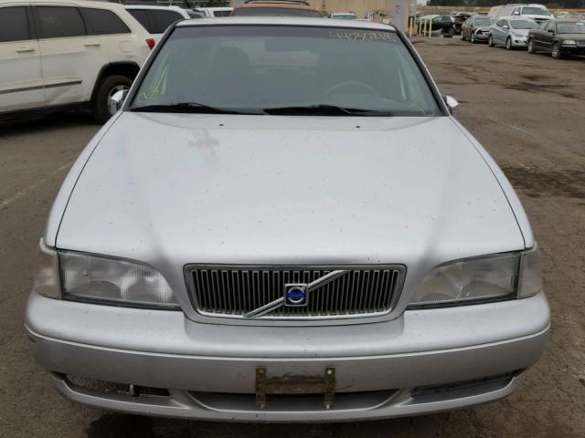 YV1LS55A9X1565299 - 1999 VOLVO S70 SILVER photo 9