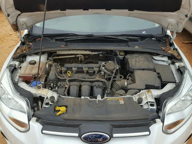 1FADP3F26DL368765 - 2013 FORD FOCUS SE WHITE photo 7