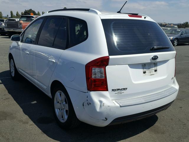 KNAFG525777087776 - 2007 KIA RONDO BASE WHITE photo 3