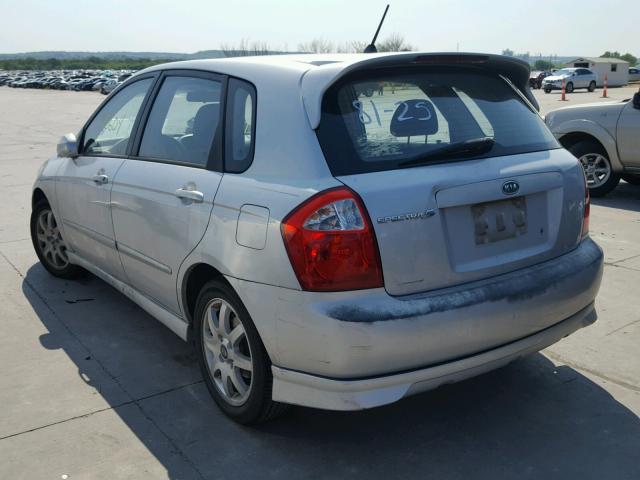 KNAFE161255108516 - 2005 KIA SPECTRA5 SILVER photo 3