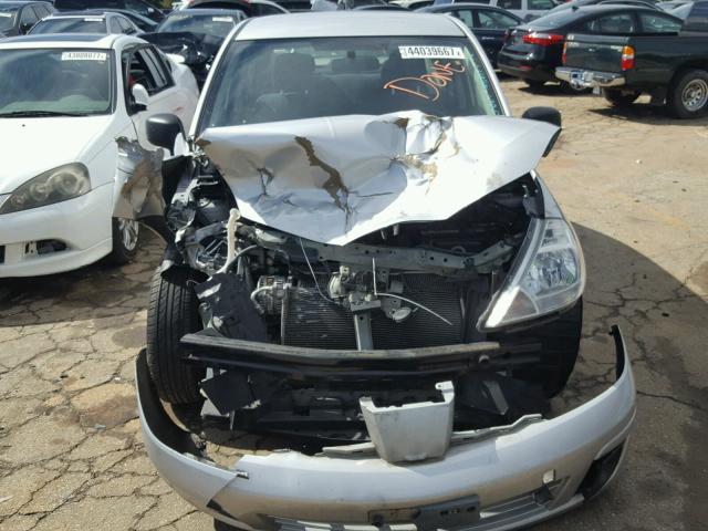 3N1CC1AP7BL390867 - 2011 NISSAN VERSA S SILVER photo 9