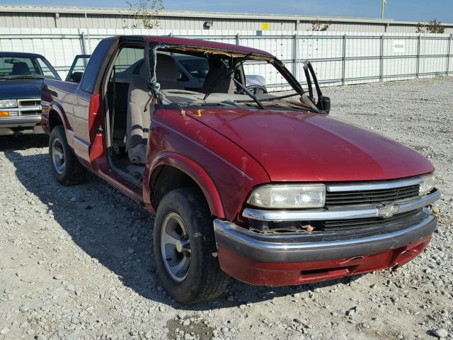 1GCCS19W528128811 - 2002 CHEVROLET S TRUCK S1 RED photo 1