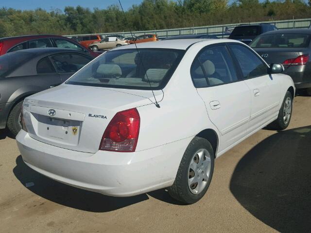 KMHDN46D25U106997 - 2005 HYUNDAI ELANTRA GL WHITE photo 4