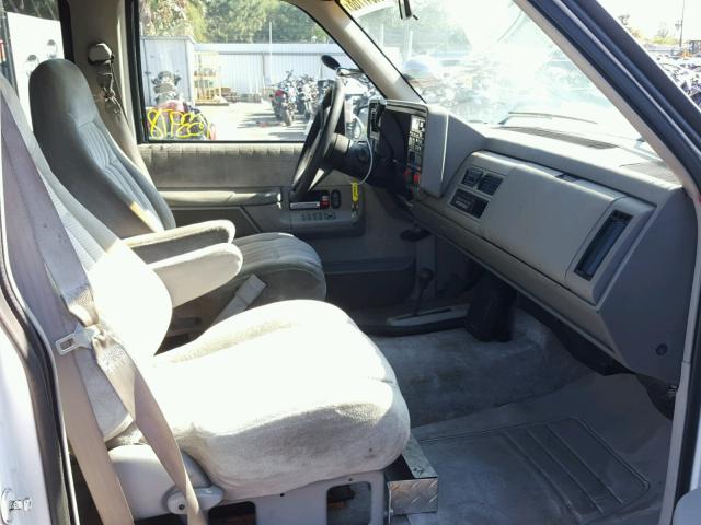 1GNGK26F1RJ334634 - 1994 CHEVROLET SUBURBAN K RED photo 5