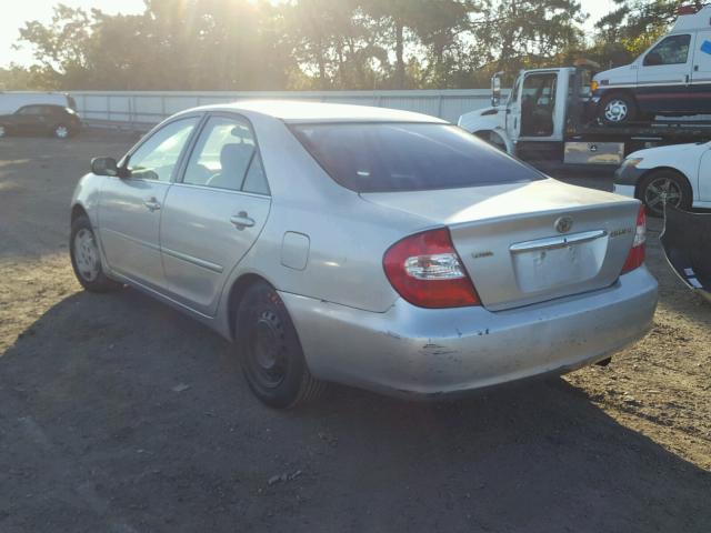 4T1BE32K32U059755 - 2002 TOYOTA CAMRY LE SILVER photo 3