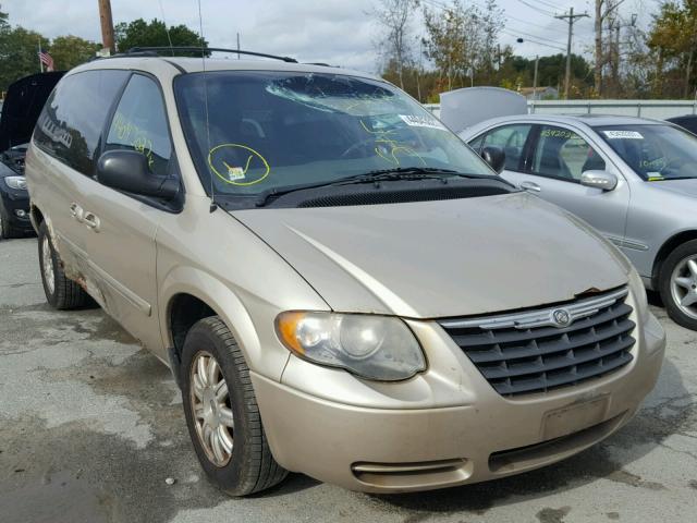 2A4GP54L06R923132 - 2006 CHRYSLER TOWN & COU GOLD photo 1