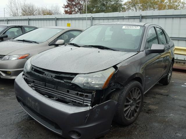 1FAHP3GN7AW271790 - 2010 FORD FOCUS SES GRAY photo 2