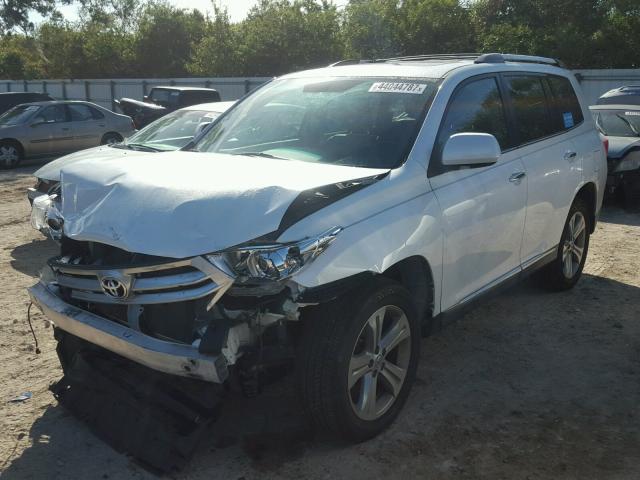 5TDYK3EHXBS033410 - 2011 TOYOTA HIGHLANDER WHITE photo 2