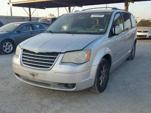 2A8HR54P48R745096 - 2008 CHRYSLER TOWN & COU SILVER photo 2