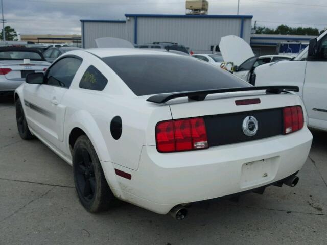 1ZVHT82H785171464 - 2008 FORD MUSTANG GT WHITE photo 3