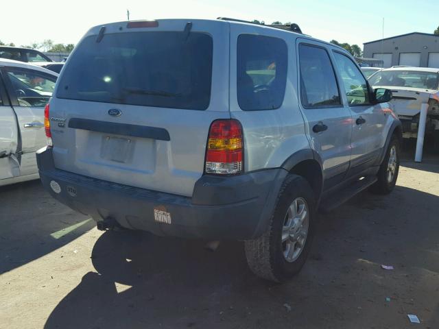 1FMYU04152KB55186 - 2002 FORD ESCAPE XLT SILVER photo 4