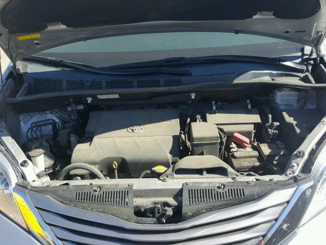 5TDYK3DC4FS566476 - 2015 TOYOTA SIENNA XLE SILVER photo 7