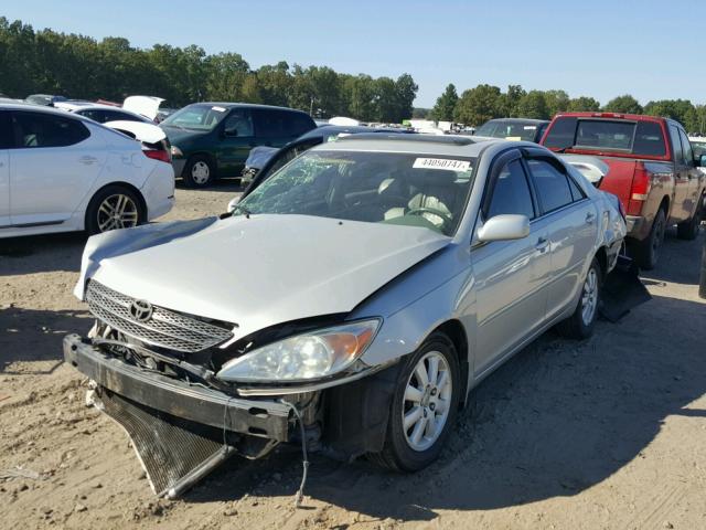 4T1BF32K74U583829 - 2004 TOYOTA CAMRY LE GRAY photo 2