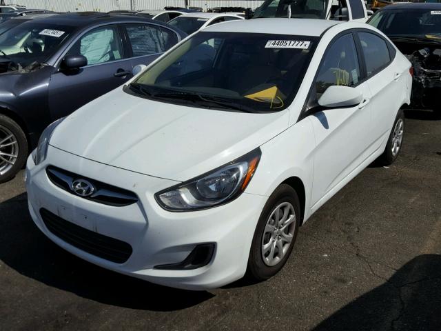 KMHCT4AE6DU421432 - 2013 HYUNDAI ACCENT GLS WHITE photo 2