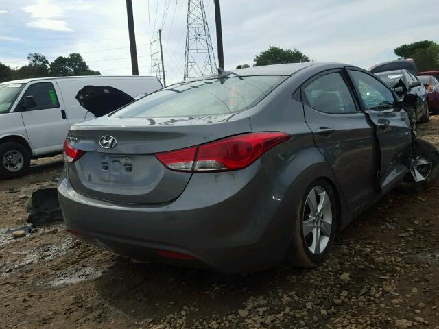 5NPDH4AE8DH398014 - 2013 HYUNDAI ELANTRA GRAY photo 4