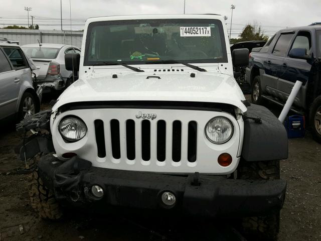 1J4AA2D10BL608015 - 2011 JEEP WRANGLER S WHITE photo 9