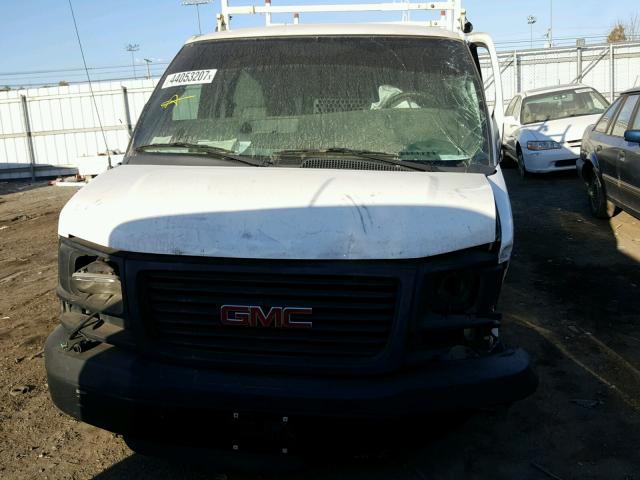 1GTW7FBA4D1145332 - 2013 GMC SAVANA G25 WHITE photo 10