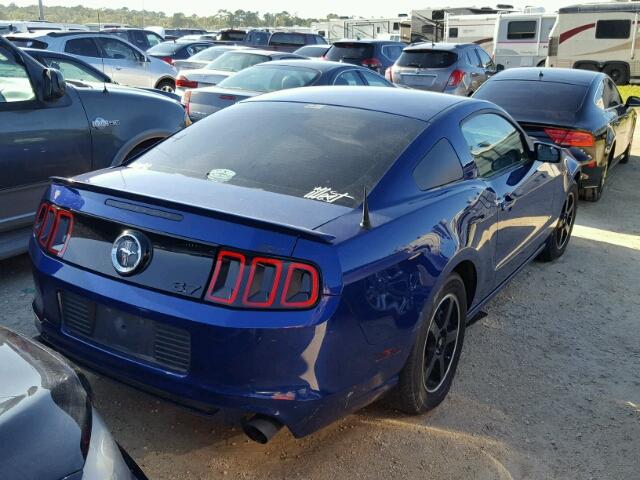 1ZVBP8AM0D5271358 - 2013 FORD MUSTANG BLUE photo 4