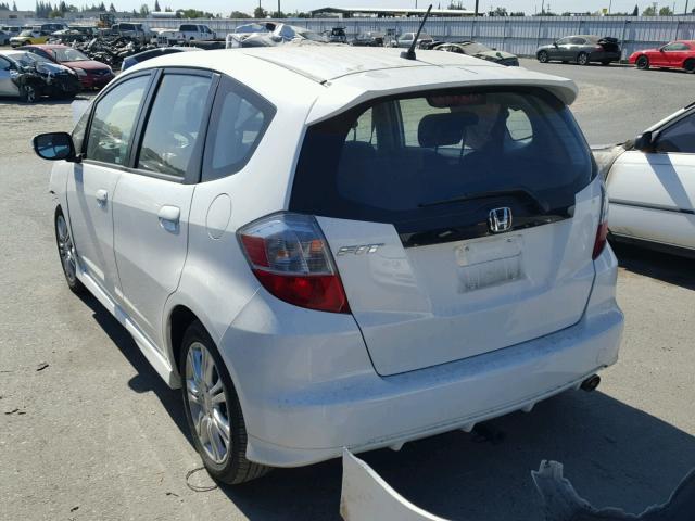 JHMGE8H48AC033333 - 2010 HONDA FIT SPORT WHITE photo 3