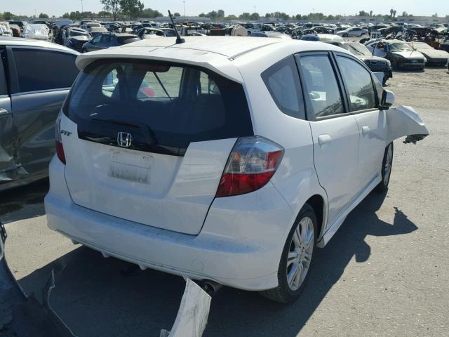 JHMGE8H48AC033333 - 2010 HONDA FIT SPORT WHITE photo 4