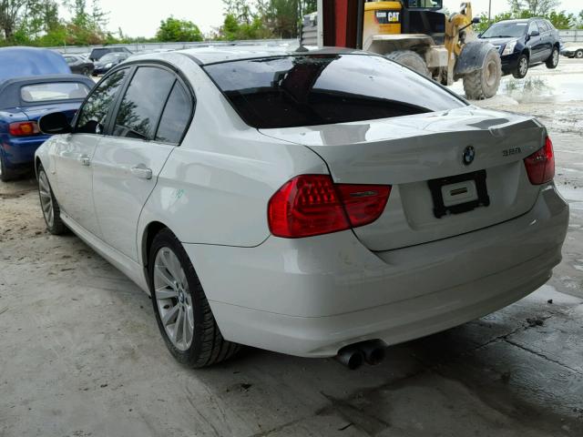 WBAPH7G53BNN07673 - 2011 BMW 328 WHITE photo 3