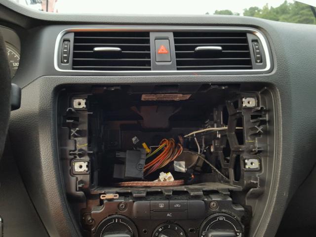 3VW2K7AJXCM306429 - 2012 VOLKSWAGEN JETTA BASE 银色 照片 9