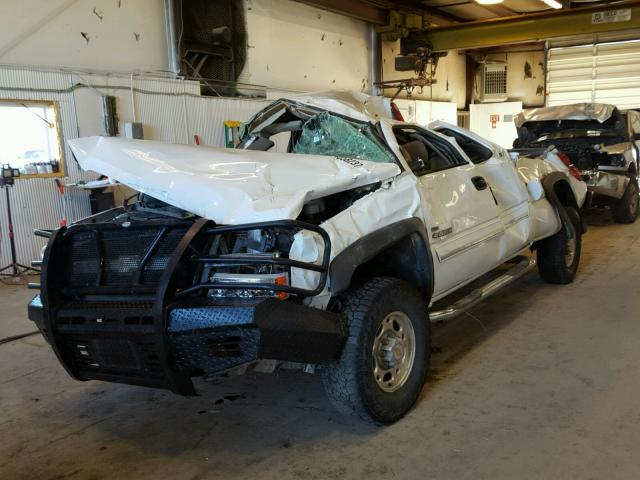 1GCHK29113E137072 - 2003 CHEVROLET SILVERADO WHITE photo 2