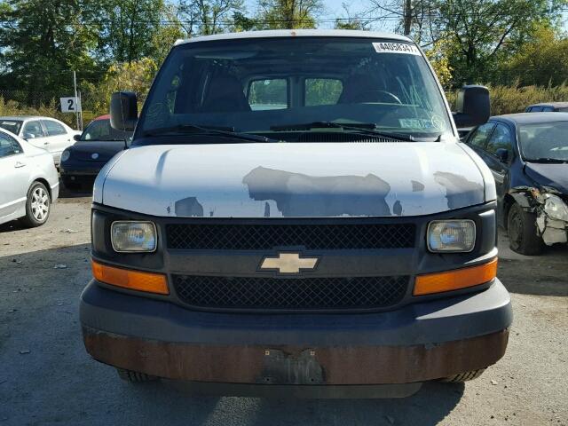 1GCGG25V961259289 - 2006 CHEVROLET EXPRESS G2 WHITE photo 9