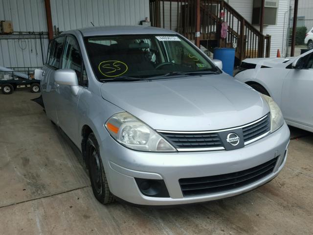 3N1BC13E88L395575 - 2008 NISSAN VERSA TAN photo 1