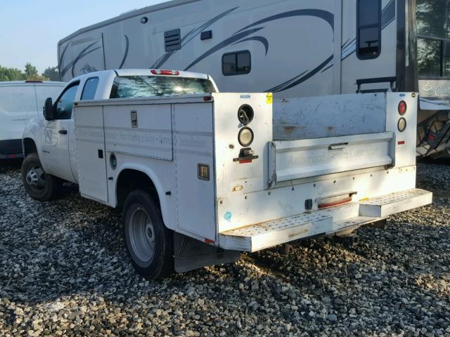 1GD512C8XDZ338468 - 2013 GMC SIERRA C35 WHITE photo 3