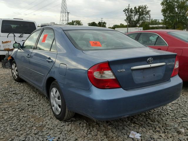 4T1BE32K92U618628 - 2002 TOYOTA CAMRY LE BLUE photo 3