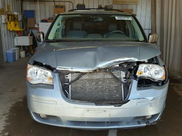 2A8HR54P38R708962 - 2008 CHRYSLER TOWN & COU BLUE photo 9