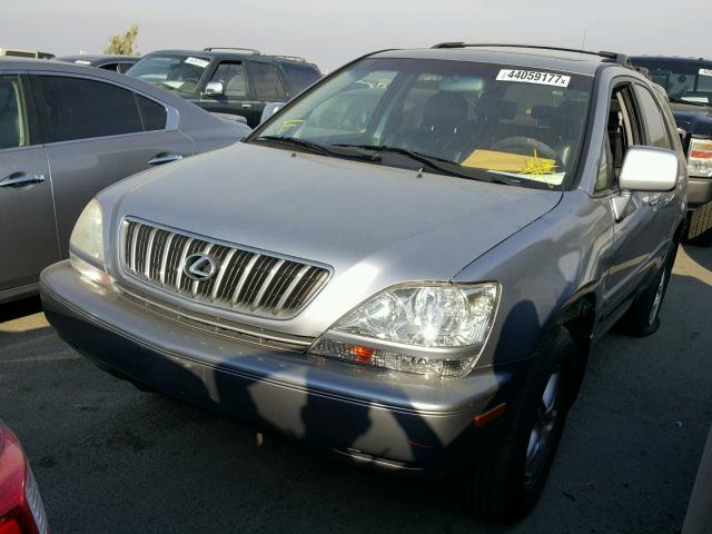 JTJHF10U110189282 - 2001 LEXUS RX 300 SILVER photo 2