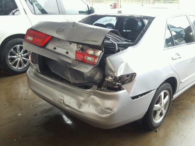 1HGCM568X5A026863 - 2005 HONDA ACCORD SILVER photo 9