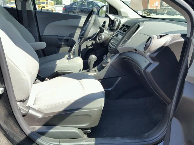 1G1JA5SH4G4172528 - 2016 CHEVROLET SONIC LS BLACK photo 5