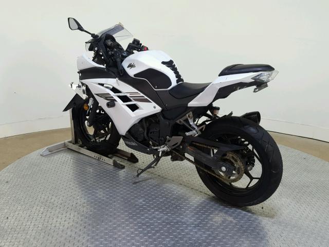 JKAEX8B14HDA37219 - 2017 KAWASAKI EX300 B WHITE photo 6