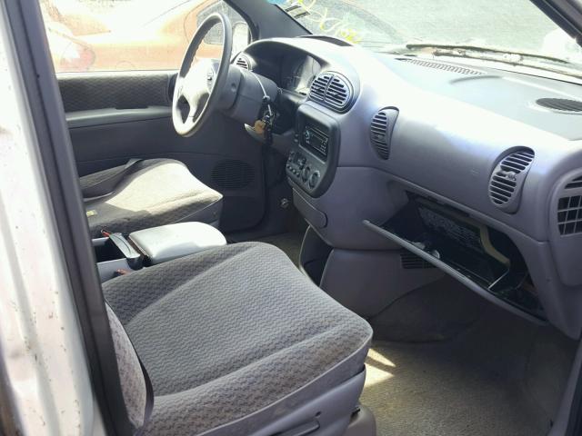 1C4GJ44RXYB631575 - 2000 CHRYSLER GRAND VOYA Gümüş foto 5